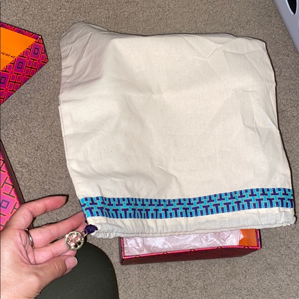 Tory Burch box - Picture 4 of 5